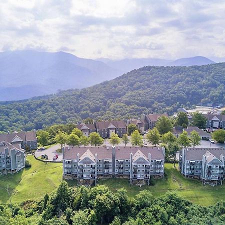 Sky High Views!!-Peak Mountaintop-Outdoor Pool-Close To Downtown-Private Balcony-Wifi-Cable Гатлінбург Екстер'єр фото