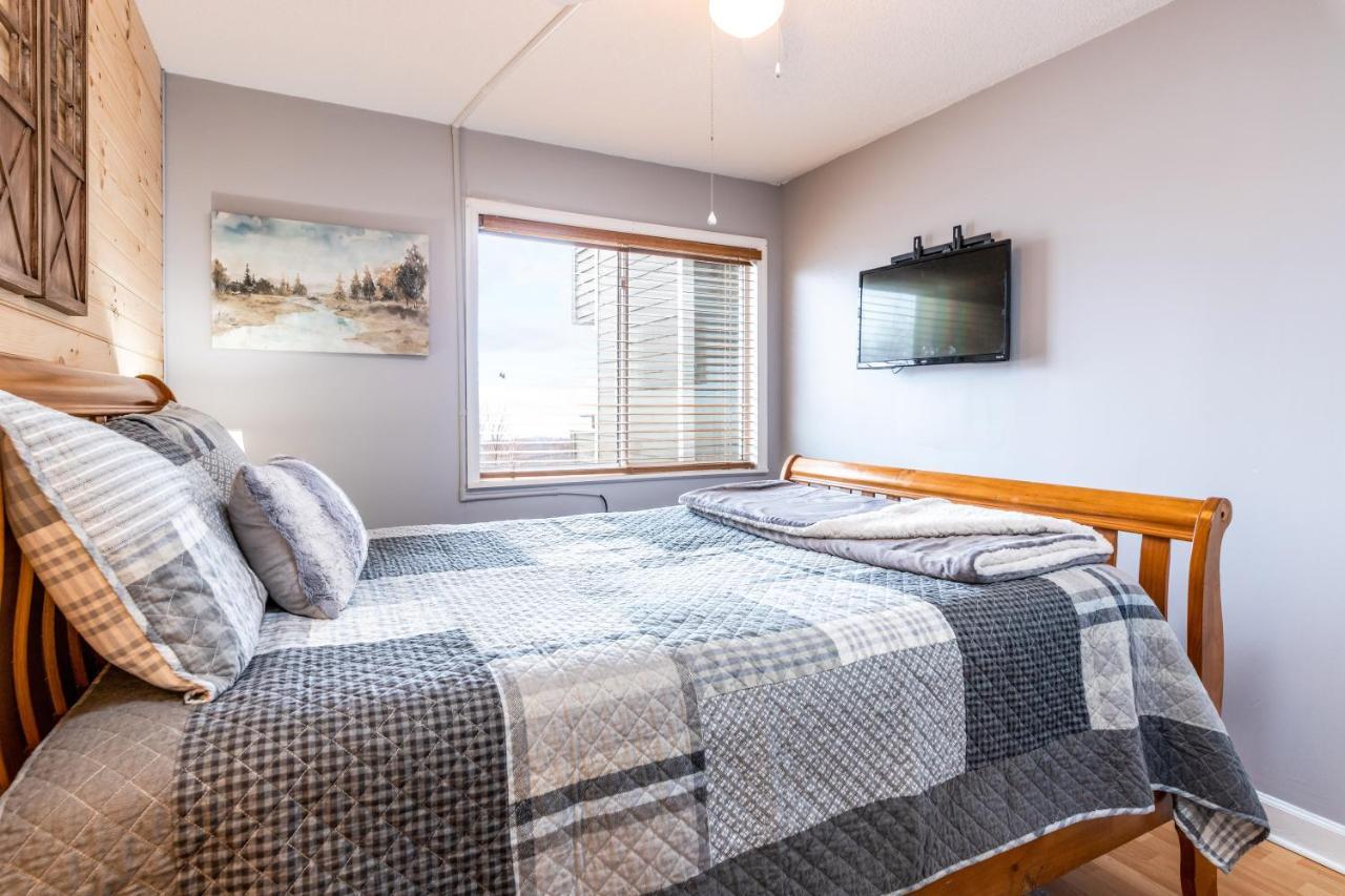 Sky High Views!!-Peak Mountaintop-Outdoor Pool-Close To Downtown-Private Balcony-Wifi-Cable Гатлінбург Екстер'єр фото