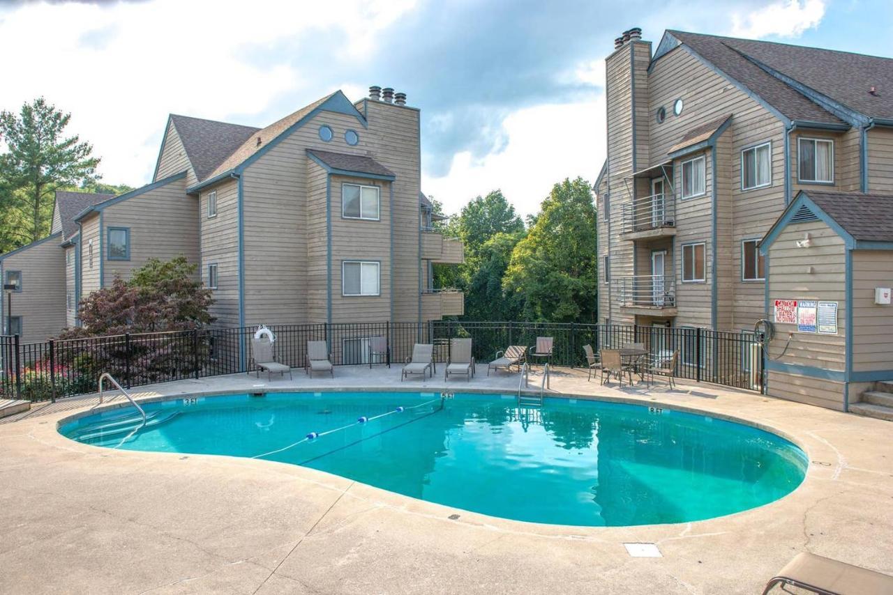 Sky High Views!!-Peak Mountaintop-Outdoor Pool-Close To Downtown-Private Balcony-Wifi-Cable Гатлінбург Екстер'єр фото