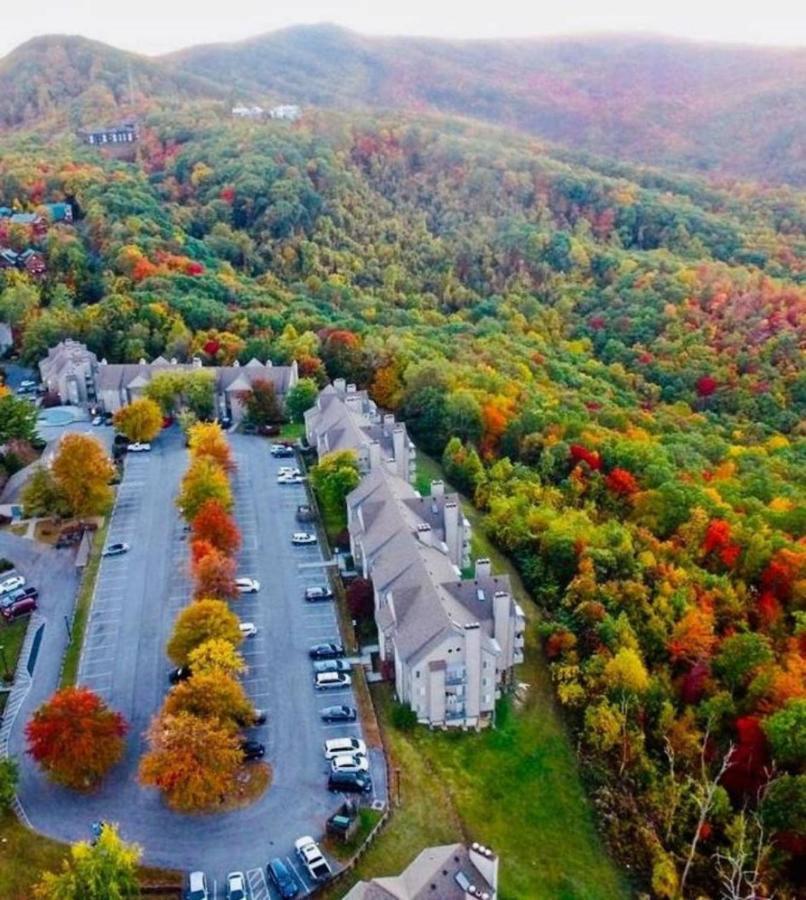 Sky High Views!!-Peak Mountaintop-Outdoor Pool-Close To Downtown-Private Balcony-Wifi-Cable Гатлінбург Екстер'єр фото