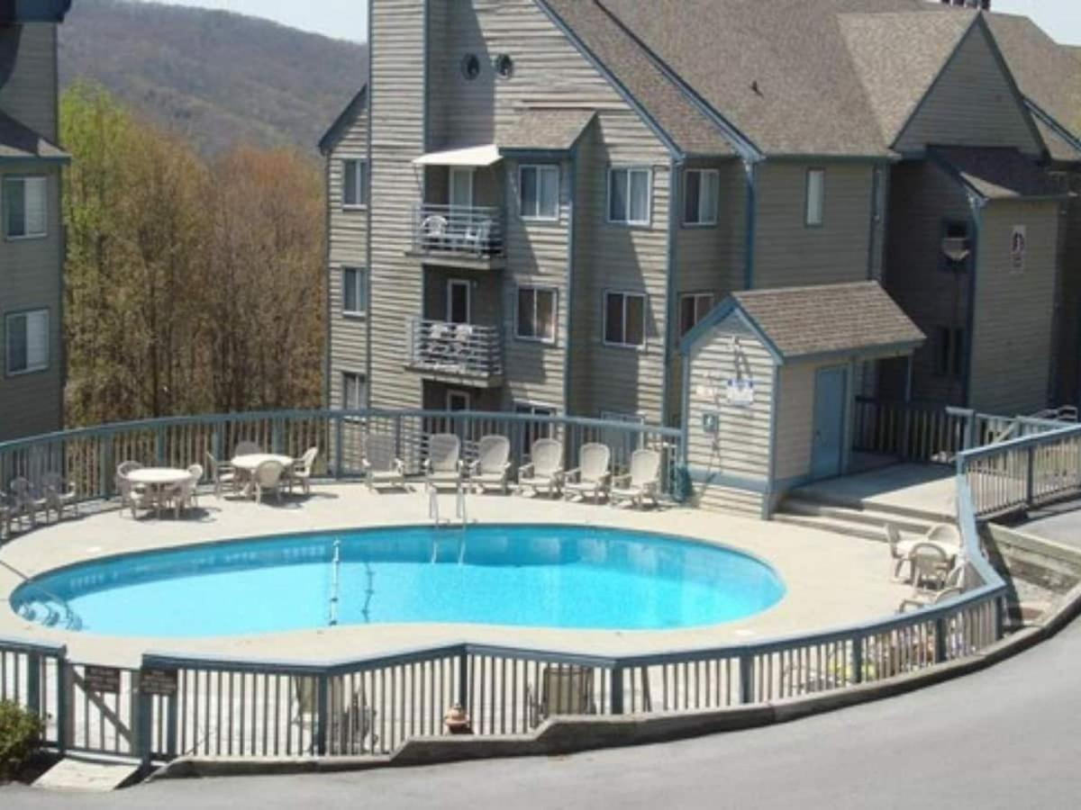 Sky High Views!!-Peak Mountaintop-Outdoor Pool-Close To Downtown-Private Balcony-Wifi-Cable Гатлінбург Екстер'єр фото