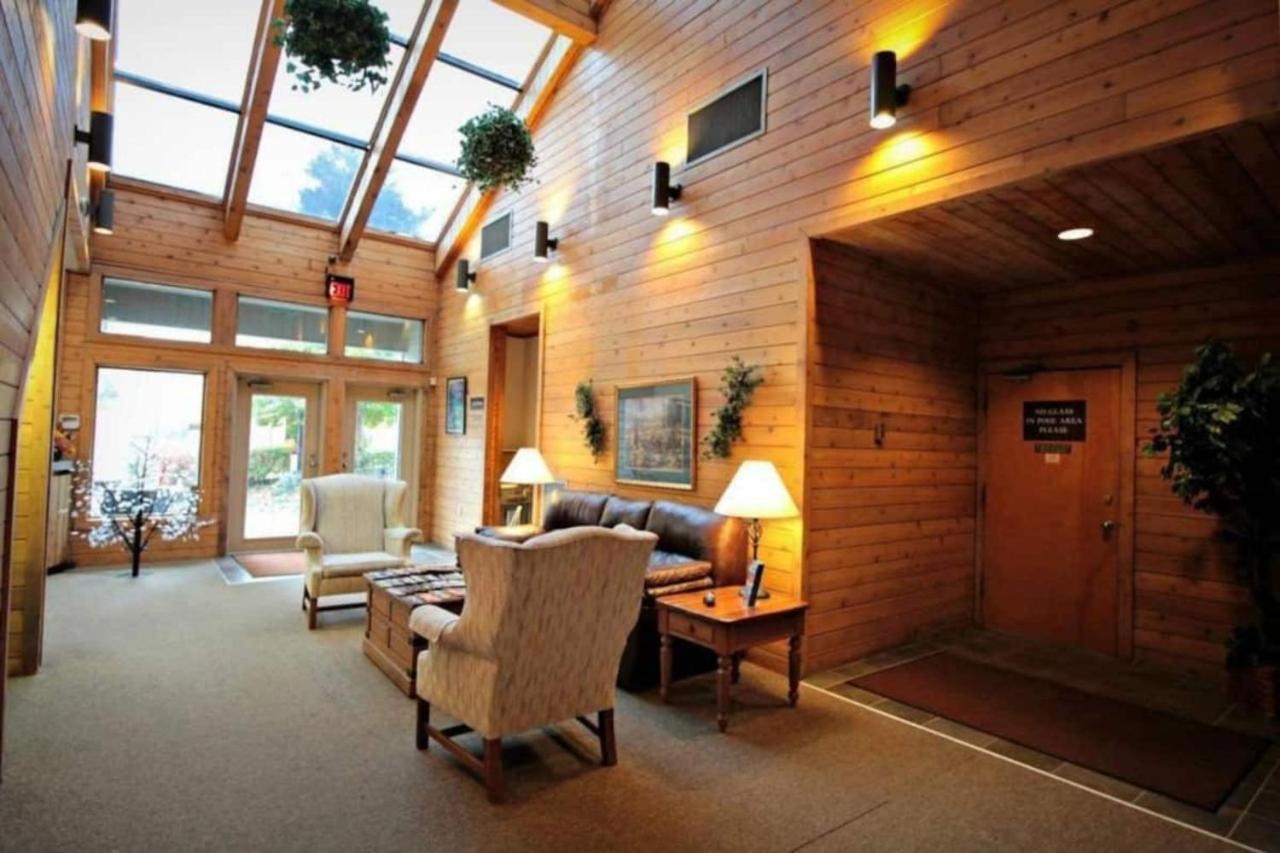 Sky High Views!!-Peak Mountaintop-Outdoor Pool-Close To Downtown-Private Balcony-Wifi-Cable Гатлінбург Екстер'єр фото