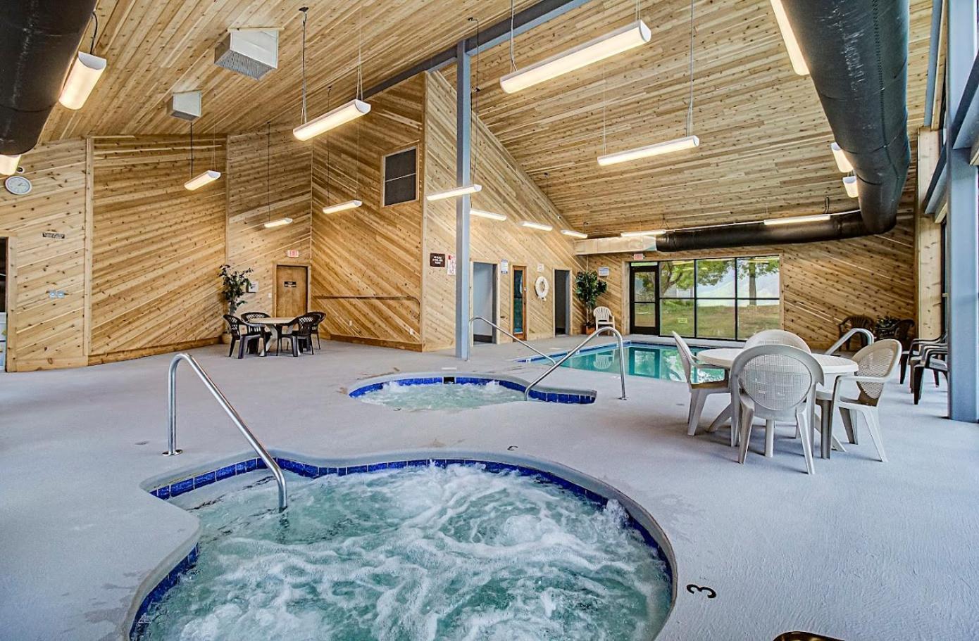 Sky High Views!!-Peak Mountaintop-Outdoor Pool-Close To Downtown-Private Balcony-Wifi-Cable Гатлінбург Екстер'єр фото